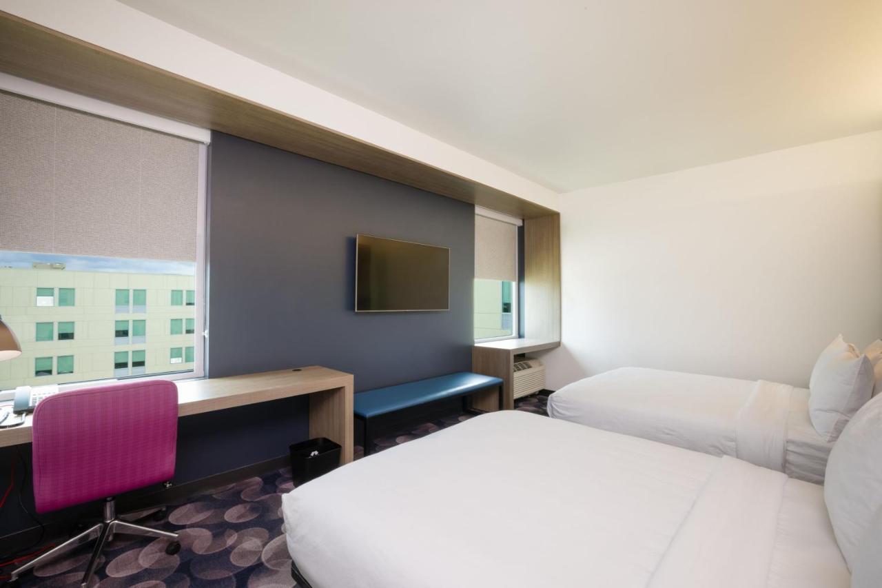 Hotel Aloft Austin Airport Exterior foto