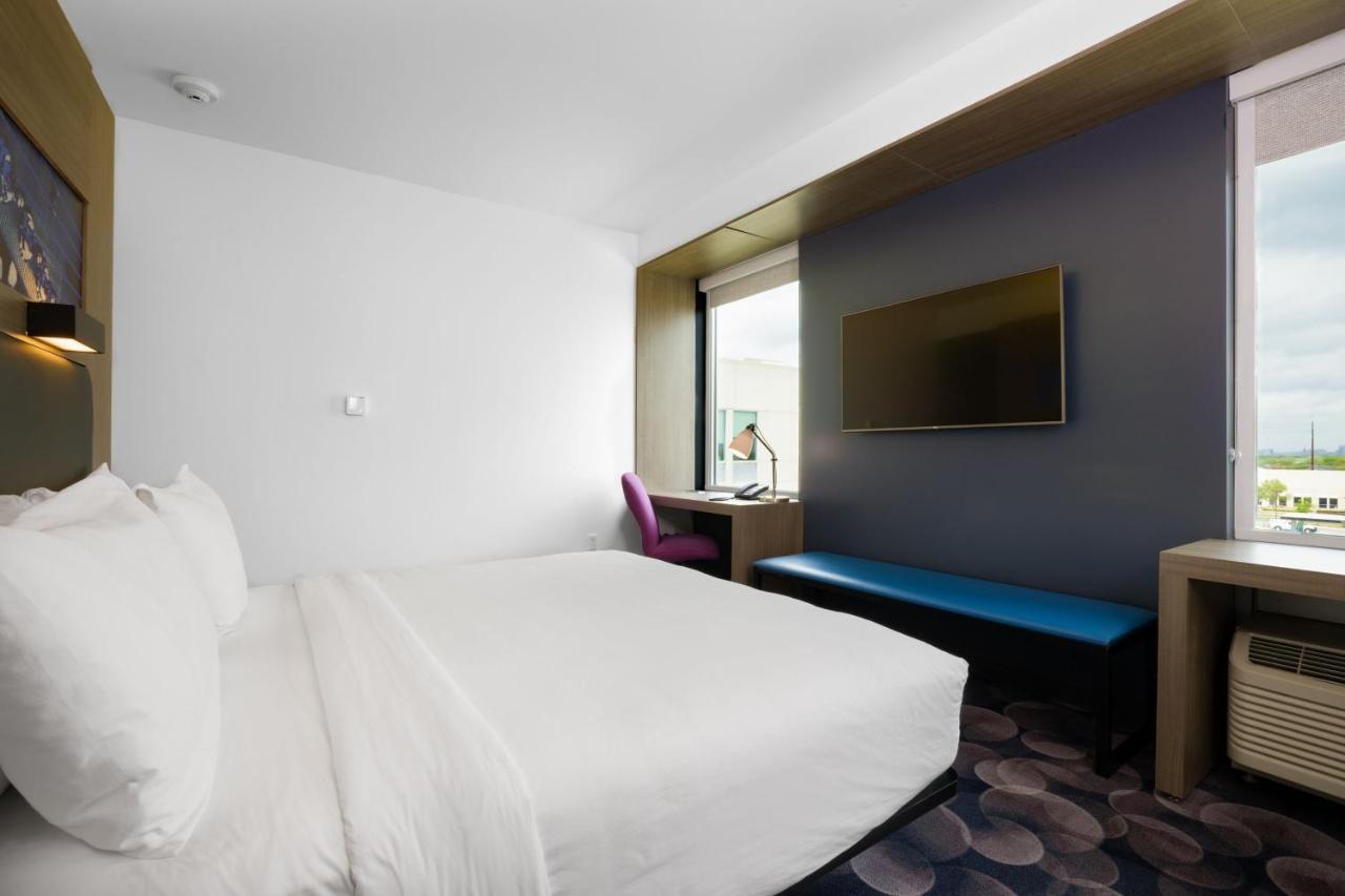 Hotel Aloft Austin Airport Exterior foto
